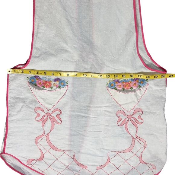 Vintage Embroidered Pinafore Apron Floral Bow White Pink Pockets OS - Picture 5 of 11